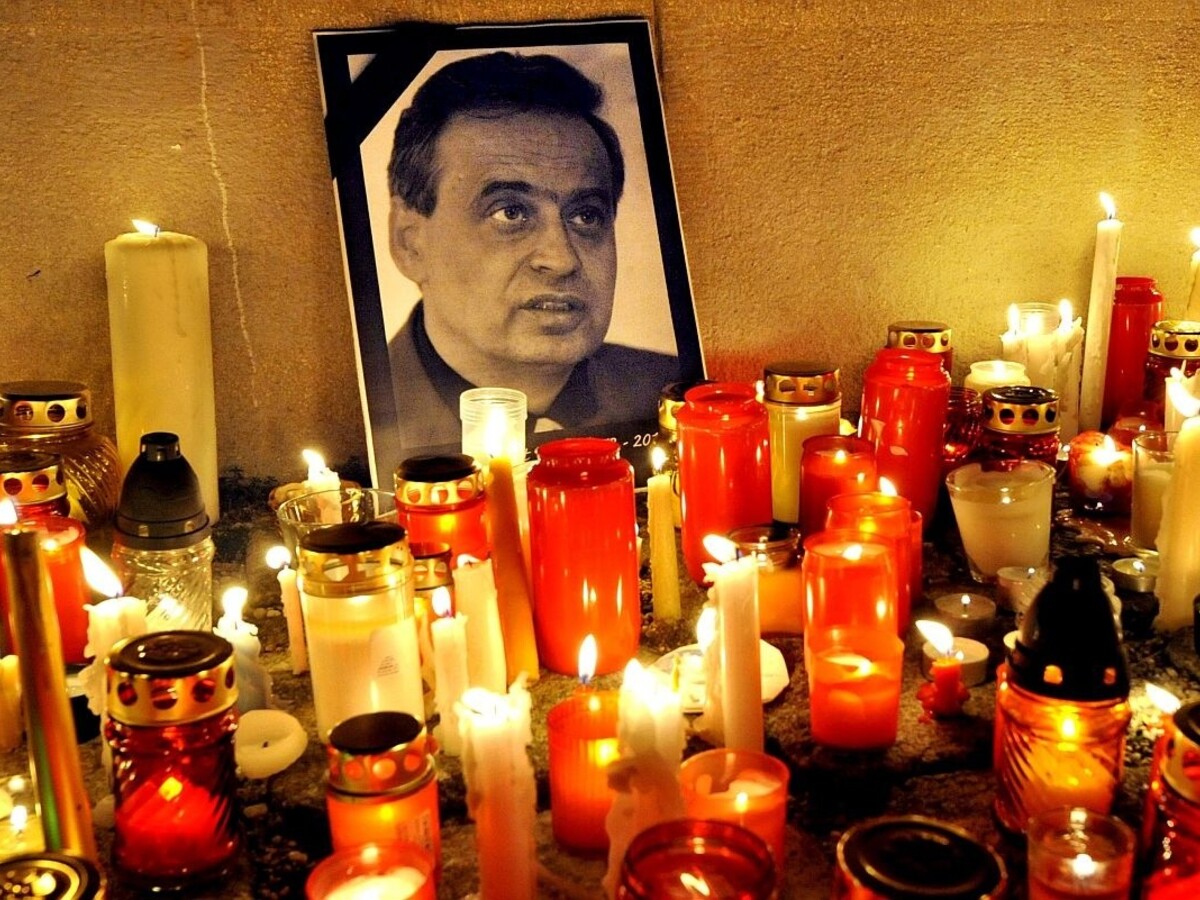 Ernest Valko spomienka sviečky 1140 px (TASR/Štefan Puškáš)